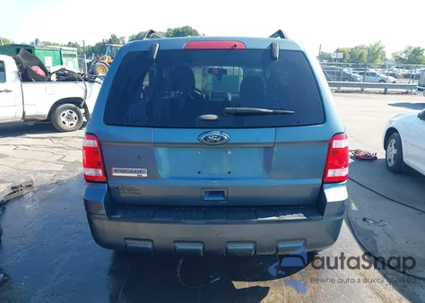 2011 Ford Escape Xlt z USA, uszkodzony, nr VIN 1FMCU0D73BKA83242